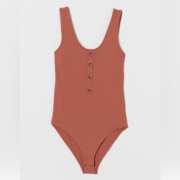 H&M Tops - H&M Terracotta Robbed Bodysuit